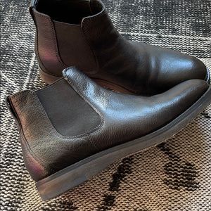 Kenneth Cole Reaction Black Leather Chelsea Boots